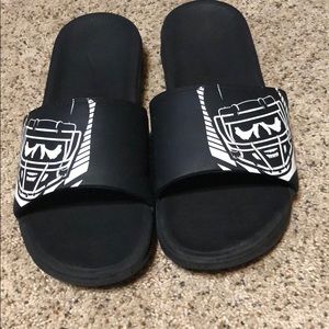 nike slides